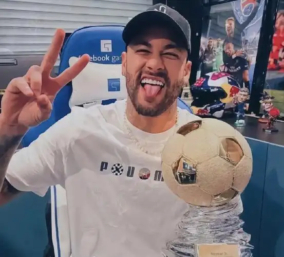 与其他俱乐 与其他俱乐