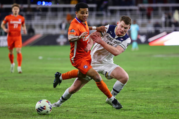 展现了他在 展现了他在